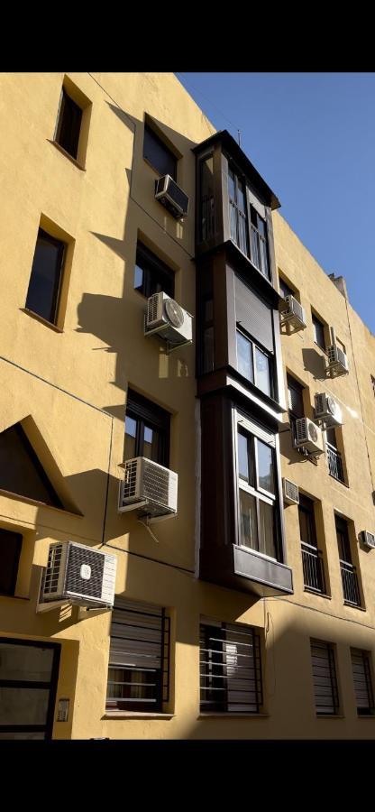 En Luis Montoto, Nervión. Céntrico Appartement